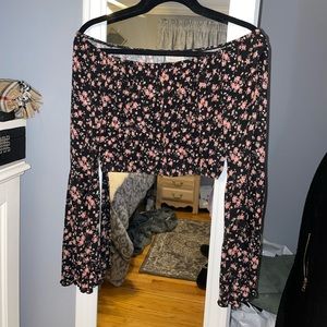 Off-Shoulder Floral Crop Top